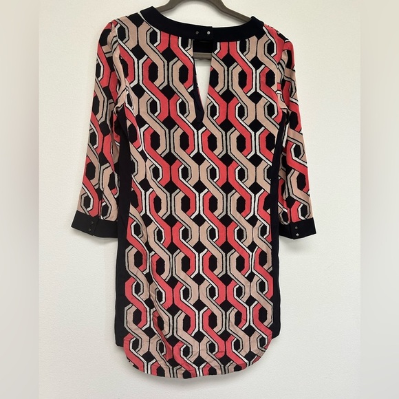 Trina Turk 100% Silk Short Shift Dress Pink Navy Blue Women’s size 4 - Picture 3 of 9